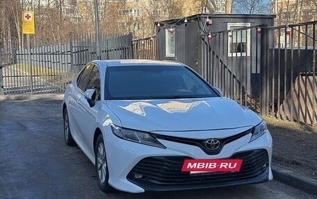 Toyota Camry, 2020 год, 1 800 000 рублей, 13 фотография