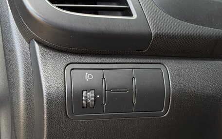 Hyundai Solaris II рестайлинг, 2015 год, 819 000 рублей, 16 фотография