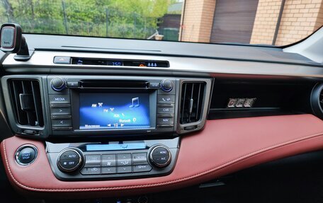 Toyota RAV4, 2015 год, 2 500 000 рублей, 5 фотография