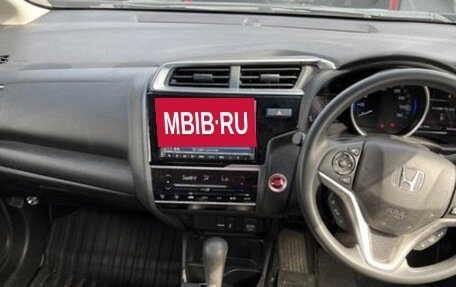 Honda Fit III, 2018 год, 867 000 рублей, 6 фотография