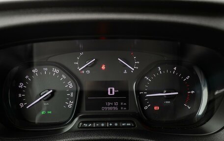 Opel Vivaro, 2021 год, 2 700 000 рублей, 15 фотография
