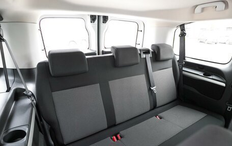 Opel Vivaro, 2021 год, 2 700 000 рублей, 10 фотография