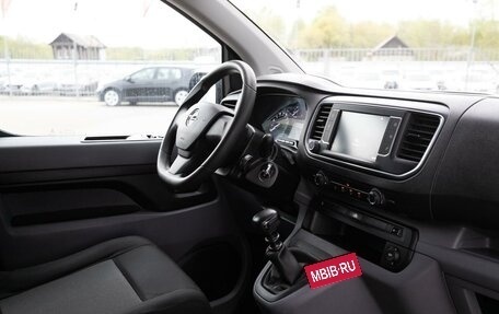 Opel Vivaro, 2021 год, 2 700 000 рублей, 13 фотография