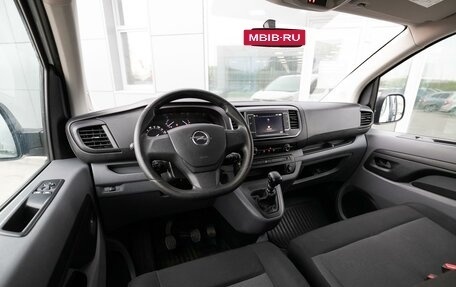 Opel Vivaro, 2021 год, 2 700 000 рублей, 7 фотография