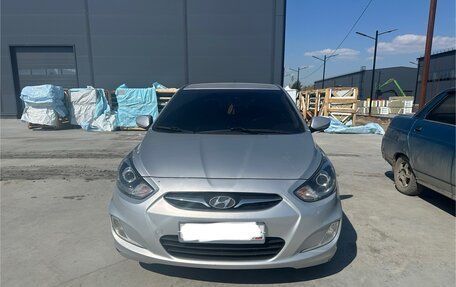 Hyundai Solaris II рестайлинг, 2011 год, 770 000 рублей, 1 фотография