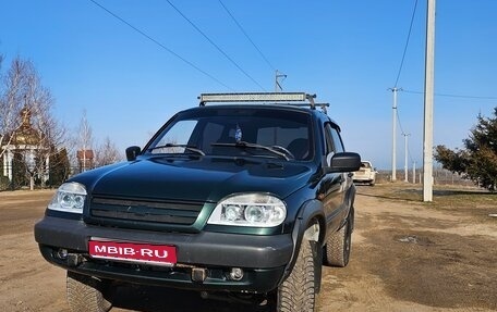Chevrolet Niva I рестайлинг, 2004 год, 440 000 рублей, 1 фотография