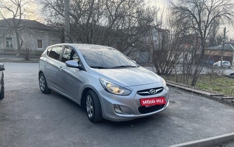 Hyundai Solaris II рестайлинг, 2011 год, 770 000 рублей, 6 фотография