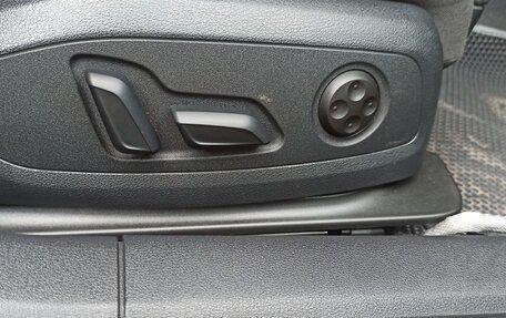 Audi A4, 2017 год, 1 950 000 рублей, 11 фотография