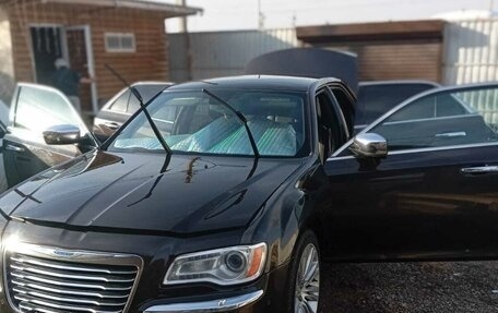 Chrysler 300C II, 2012 год, 1 350 000 рублей, 4 фотография