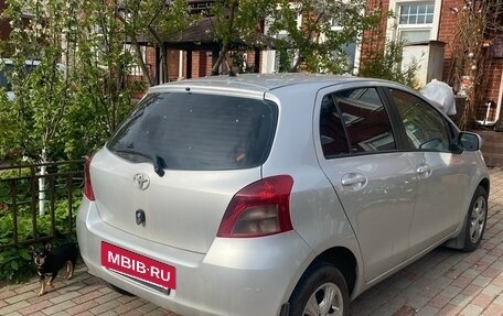 Toyota Yaris III рестайлинг, 2008 год, 600 000 рублей, 4 фотография