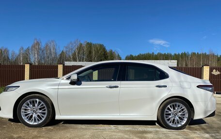Toyota Camry, 2019 год, 3 660 000 рублей, 6 фотография