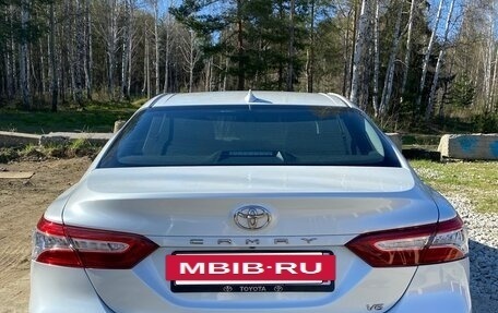 Toyota Camry, 2019 год, 3 660 000 рублей, 4 фотография