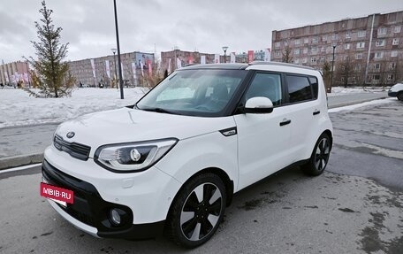 KIA Soul II рестайлинг, 2018 год, 2 100 000 рублей, 2 фотография