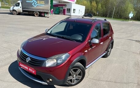 Renault Sandero I, 2013 год, 799 000 рублей, 2 фотография
