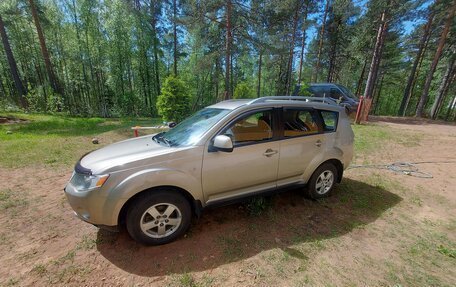 Mitsubishi Outlander III рестайлинг 3, 2007 год, 850 000 рублей, 2 фотография