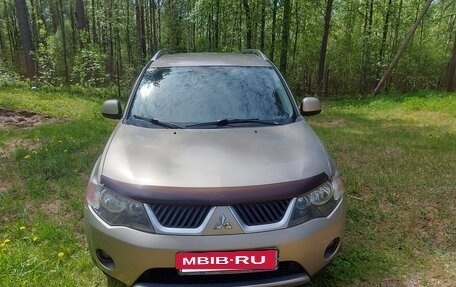 Mitsubishi Outlander III рестайлинг 3, 2007 год, 850 000 рублей, 6 фотография
