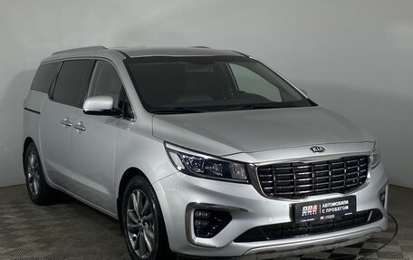 KIA Carnival III, 2018 год, 2 999 000 рублей, 3 фотография