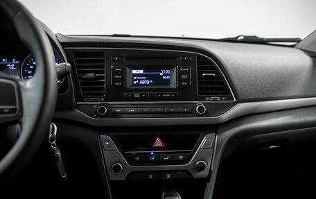 Hyundai Elantra VI рестайлинг, 2015 год, 1 050 000 рублей, 10 фотография
