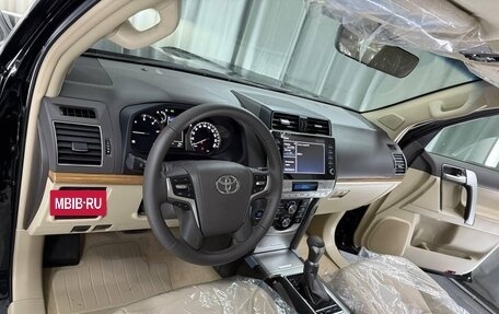 Toyota Land Cruiser Prado 150 рестайлинг 2, 2022 год, 7 990 000 рублей, 5 фотография