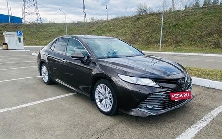 Toyota Camry, 2019 год, 2 970 000 рублей, 6 фотография
