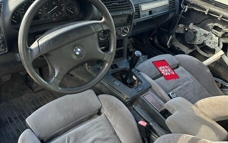 BMW 3 серия, 1992 год, 360 000 рублей, 13 фотография