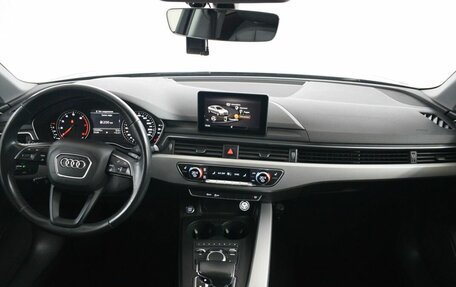 Audi A4, 2018 год, 1 890 000 рублей, 5 фотография