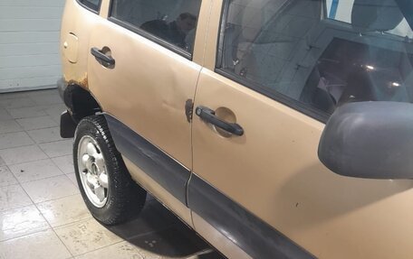 Chevrolet Niva I рестайлинг, 2002 год, 475 000 рублей, 1 фотография
