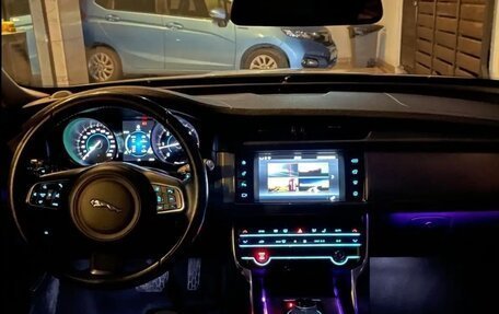 Jaguar XF II, 2016 год, 2 190 000 рублей, 32 фотография