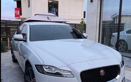 Jaguar XF II, 2016 год, 2 190 000 рублей, 34 фотография