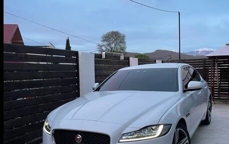 Jaguar XF II, 2016 год, 2 190 000 рублей, 39 фотография