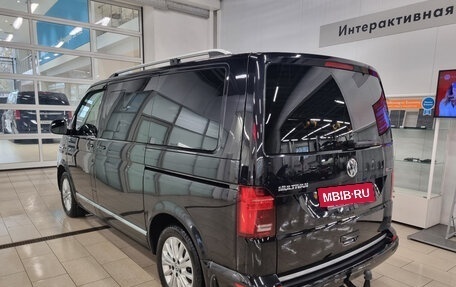 Volkswagen Multivan T6 рестайлинг, 2021 год, 5 300 000 рублей, 2 фотография