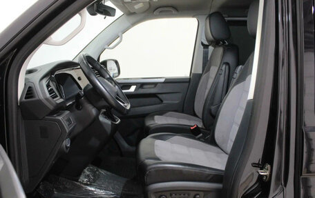 Volkswagen Multivan T6 рестайлинг, 2021 год, 5 300 000 рублей, 9 фотография