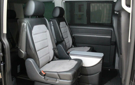 Volkswagen Multivan T6 рестайлинг, 2021 год, 5 300 000 рублей, 13 фотография