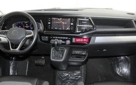 Volkswagen Multivan T6 рестайлинг, 2021 год, 5 300 000 рублей, 7 фотография