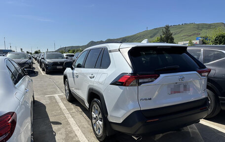 Toyota RAV4, 2024 год, 4 280 000 рублей, 5 фотография