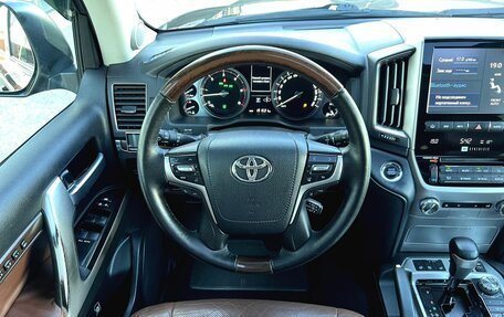 Toyota Land Cruiser 200, 2016 год, 5 050 000 рублей, 17 фотография