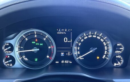Toyota Land Cruiser 200, 2016 год, 5 050 000 рублей, 19 фотография