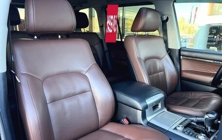 Toyota Land Cruiser 200, 2016 год, 5 050 000 рублей, 32 фотография