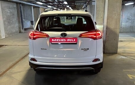 Toyota RAV4, 2019 год, 4 000 000 рублей, 4 фотография