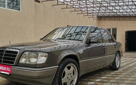 Mercedes-Benz E-Класс, 1992 год, 400 000 рублей, 4 фотография