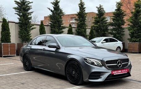 Mercedes-Benz E-Класс, 2019 год, 4 350 000 рублей, 3 фотография