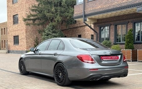 Mercedes-Benz E-Класс, 2019 год, 4 350 000 рублей, 5 фотография