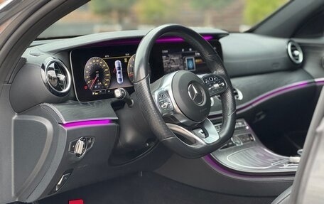 Mercedes-Benz E-Класс, 2019 год, 4 350 000 рублей, 14 фотография