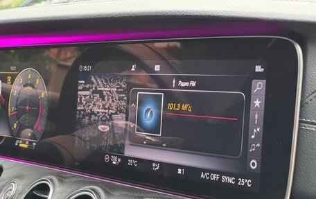Mercedes-Benz E-Класс, 2019 год, 4 350 000 рублей, 28 фотография