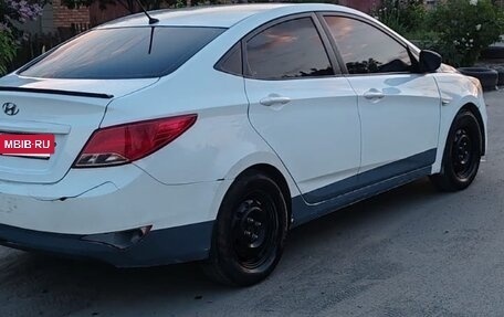 Hyundai Solaris II рестайлинг, 2015 год, 880 000 рублей, 11 фотография
