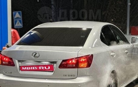 Lexus IS II рестайлинг 2, 2006 год, 1 100 000 рублей, 4 фотография