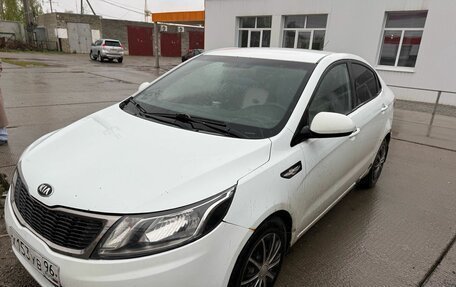KIA Rio III рестайлинг, 2013 год, 620 000 рублей, 2 фотография