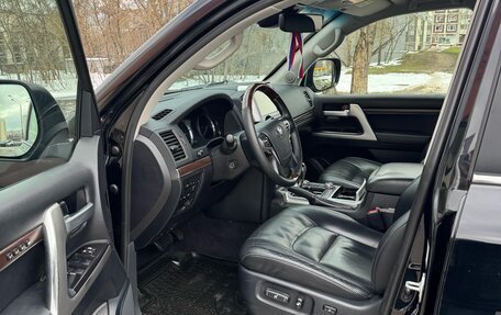 Toyota Land Cruiser 200, 2016 год, 4 950 000 рублей, 8 фотография