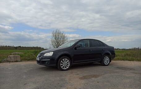 Volkswagen Jetta VI, 2010 год, 650 000 рублей, 1 фотография