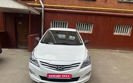 Hyundai Solaris II рестайлинг, 2016 год, 880 000 рублей, 1 фотография